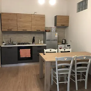 La Casa Nell'antico Cortile Appartamento Aeroporto di Catania Fontana Rossa